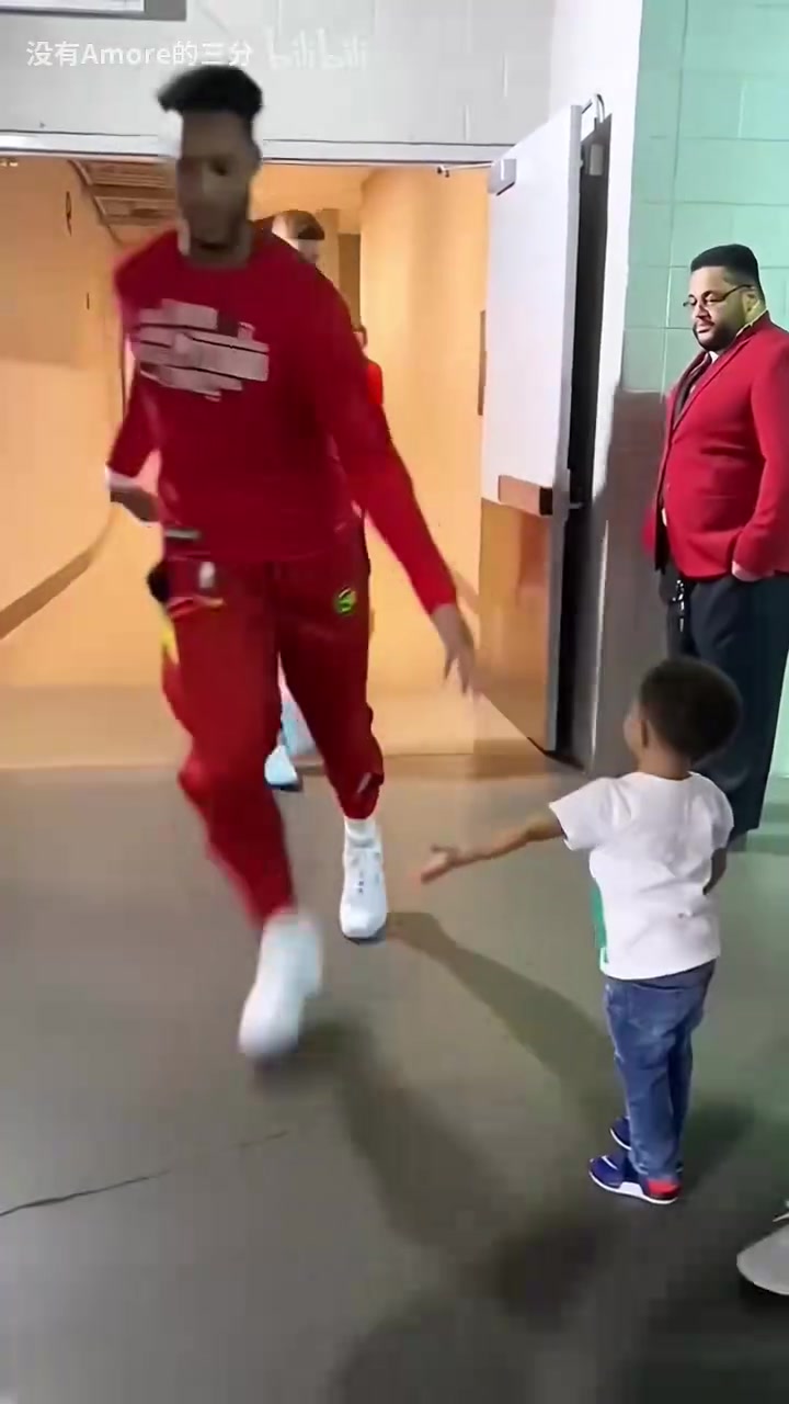 奧尼爾這種機會我怎么會錯過NBA球員們的暖心時刻