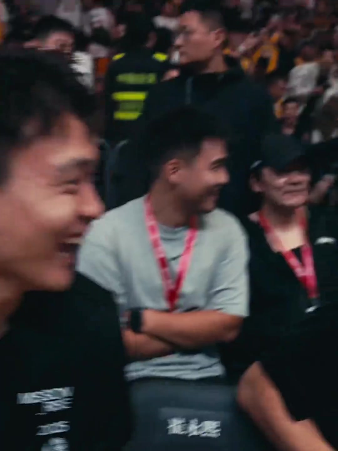 崔永熙在詹姆斯中國行現(xiàn)場請求老詹再打5年老詹婉拒No 崔永熙在詹姆斯中國行現(xiàn)場請求老詹再打5年老詹婉拒No