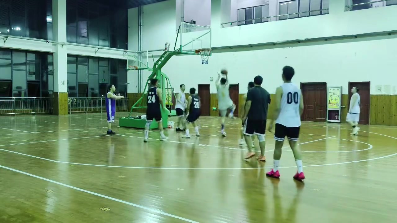 越來越看不懂了這個球到底是好球還是走步呢