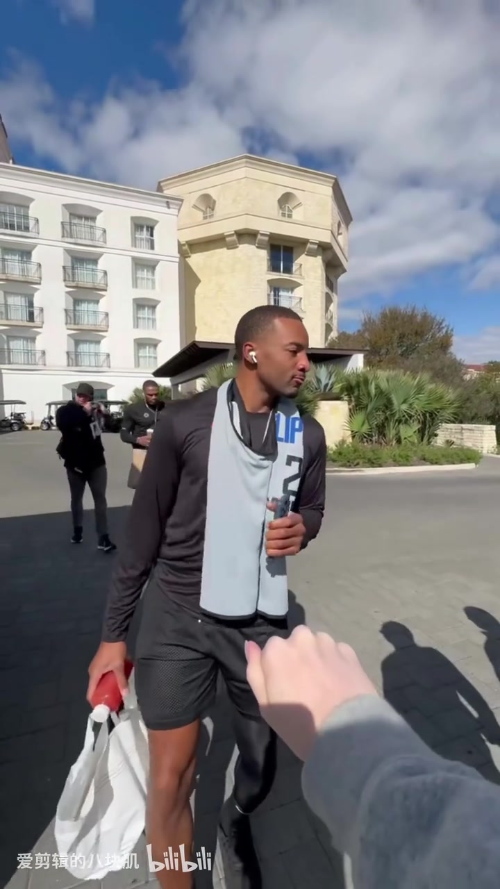 底角就是罰球線回顧鮑威爾快船時期的訓練