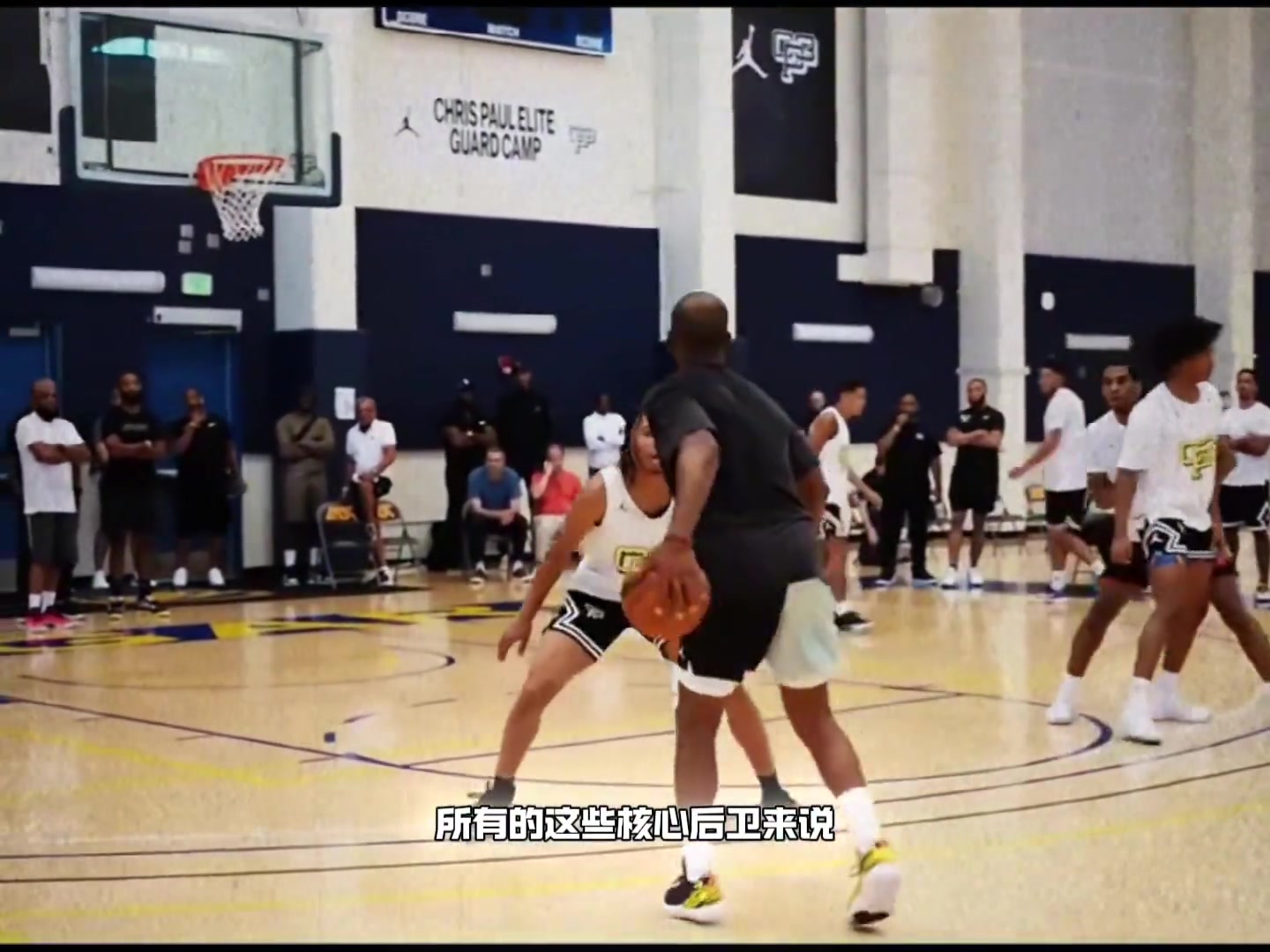 楊毅保羅是最好的核心后衛(wèi)基德納什相比他都有明顯缺點