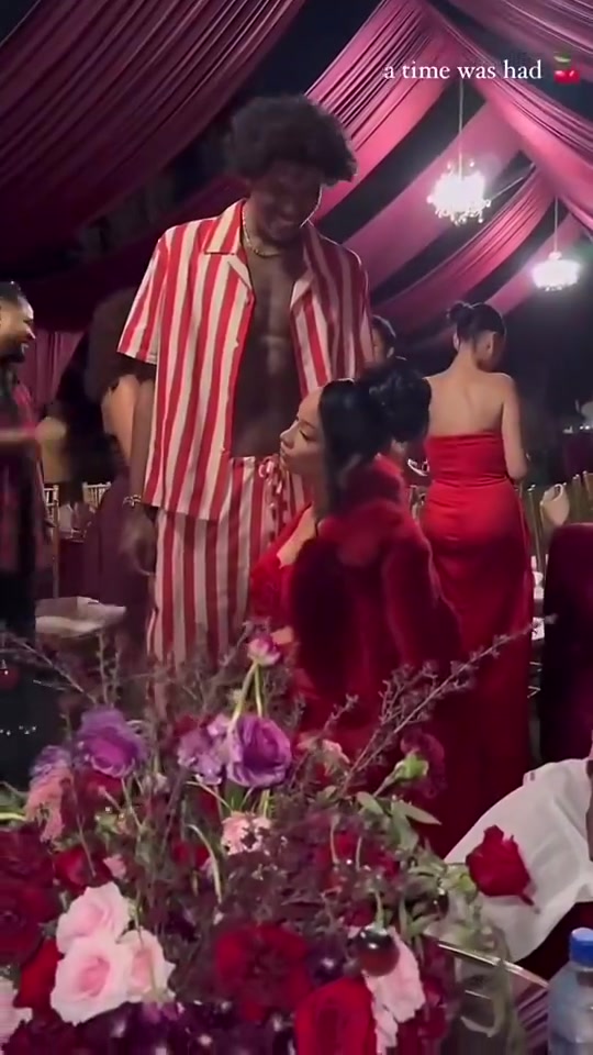 在街頭打架了杰倫-格林這40歲的女友長得真的好有韻味啊