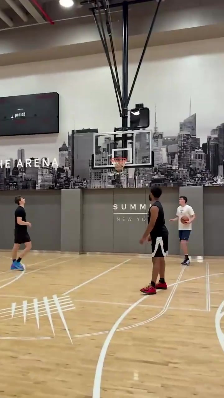 最終會(huì)去哪支球隊(duì)威少最新在紐約曼哈頓球館中的訓(xùn)練視頻