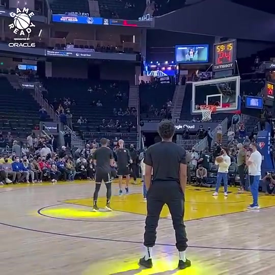 庫里的賽前訓(xùn)練有時候真感覺比看一場NBA比賽還過癮