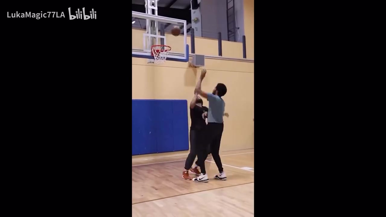 全能內(nèi)線騎士中鋒阿倫休賽期個(gè)人特訓(xùn)視頻