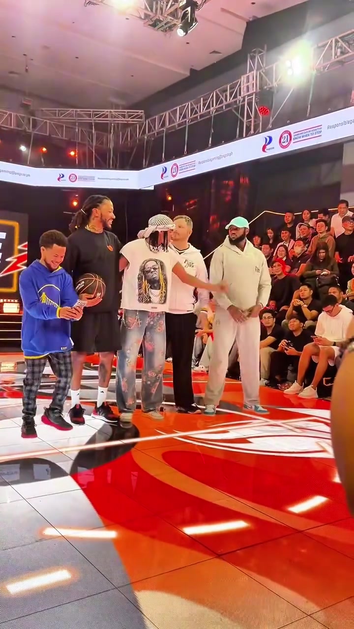 羅斯菲律賓行與山寨詹姆斯庫里東契奇克拉克森一起合影