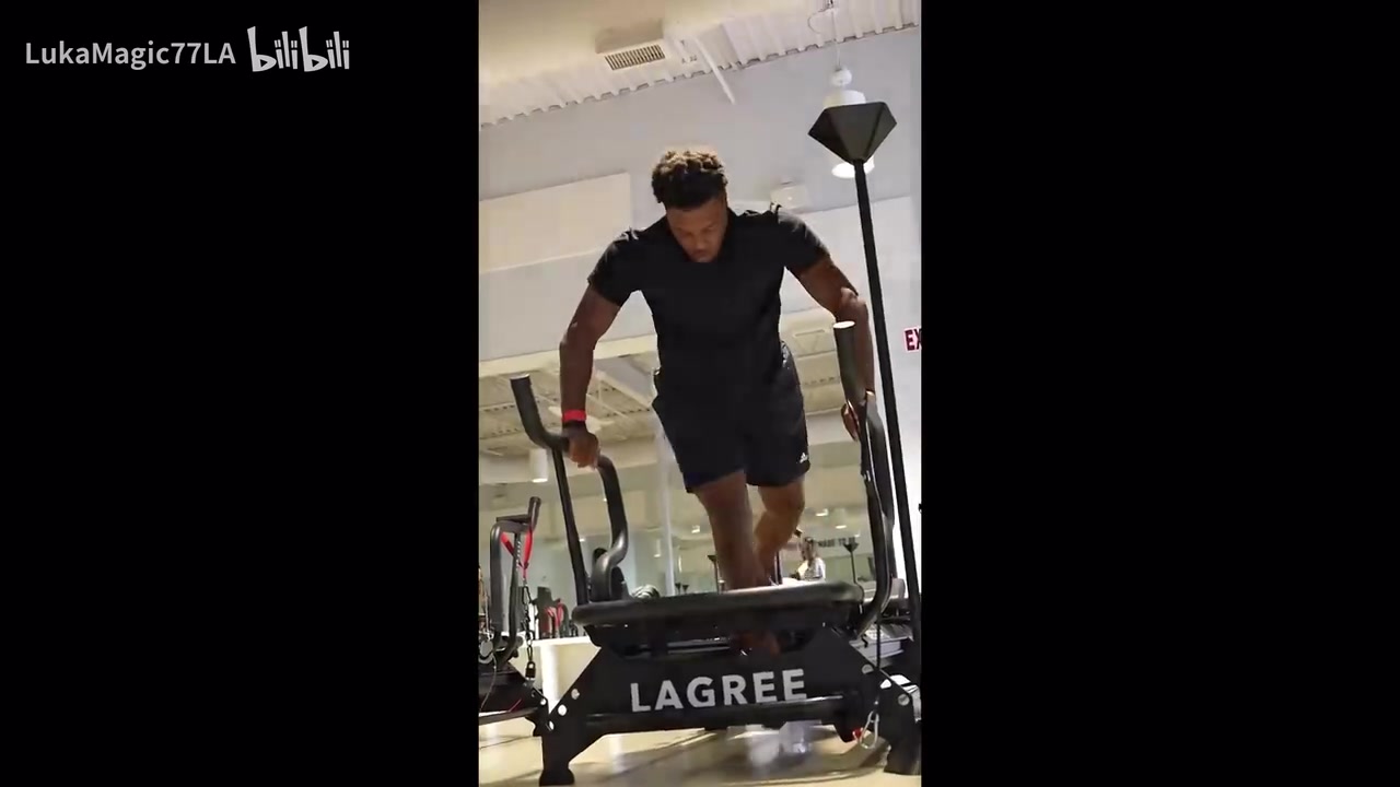 準(zhǔn)備開啟第20個(gè)賽季小鋼炮洛瑞休賽期訓(xùn)練視頻