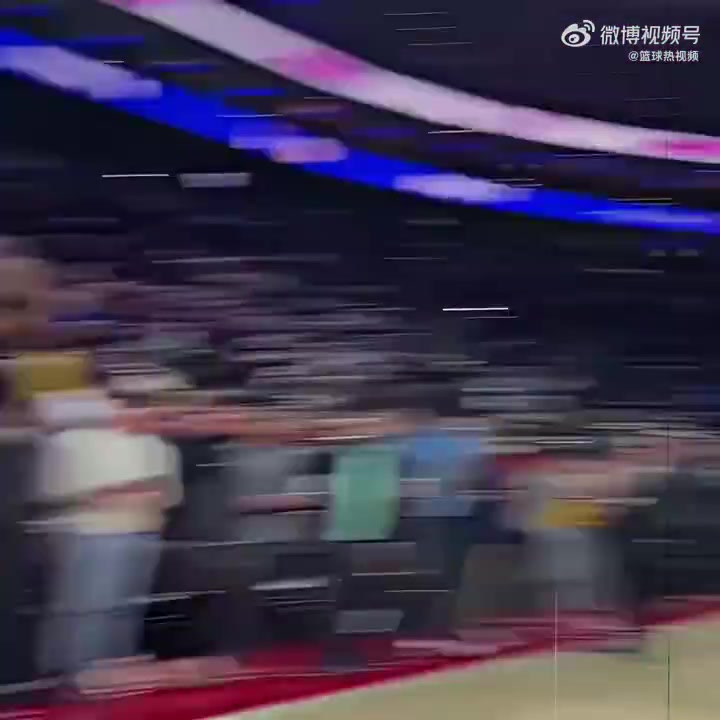 布朗尼單挑詹姆斯使出炒菜運球后出手打鐵老詹這一看明顯放水啊