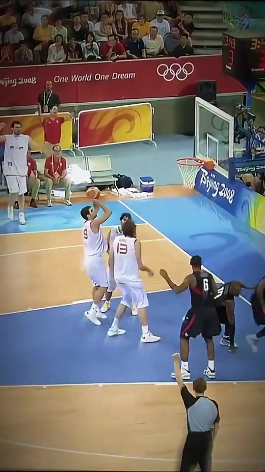 極致體驗(yàn)小加索爾一個(gè)回合同時(shí)被詹韋科三人一起封蓋