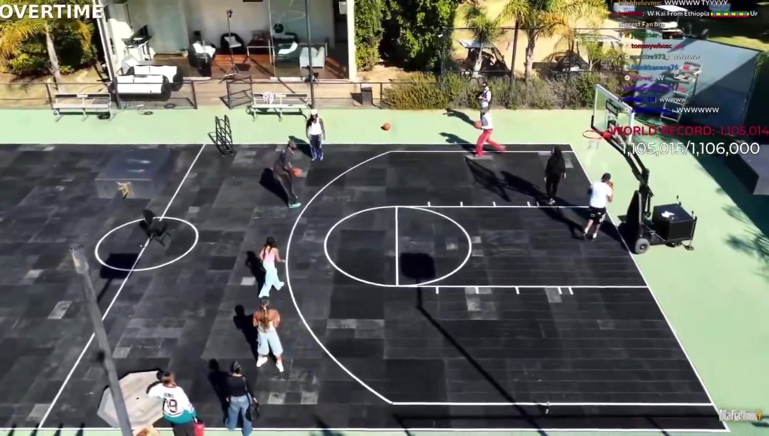 尷尬詹姆斯直播中讓旁人倒數(shù)321結(jié)果連續(xù)三個三分不中