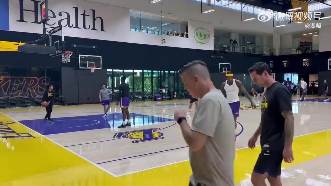 湖人球迷發(fā)問拉拉維亞不是射手嗎怎么訓(xùn)練三分這么鐵