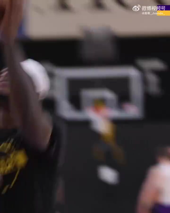 吃餅吃爽了艾頓在湖人訓(xùn)練中頻頻上演空接暴扣