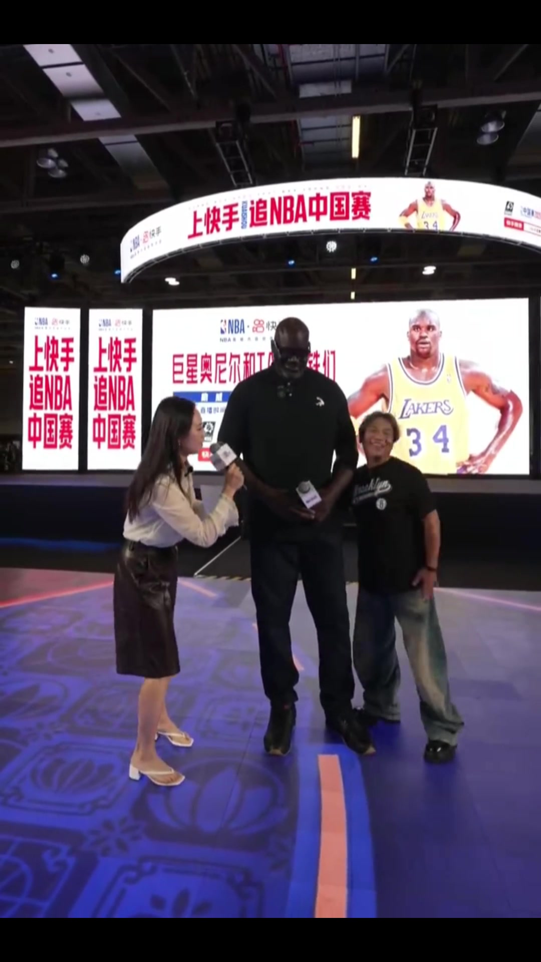 最萌身高差當(dāng)奧尼爾和宋小寶相遇寶哥真小鳥依人