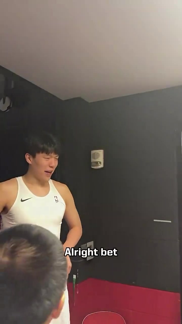 夏聯(lián)楊瀚森學(xué)習(xí)英語(yǔ)花絮真的會(huì)忍不住笑出來