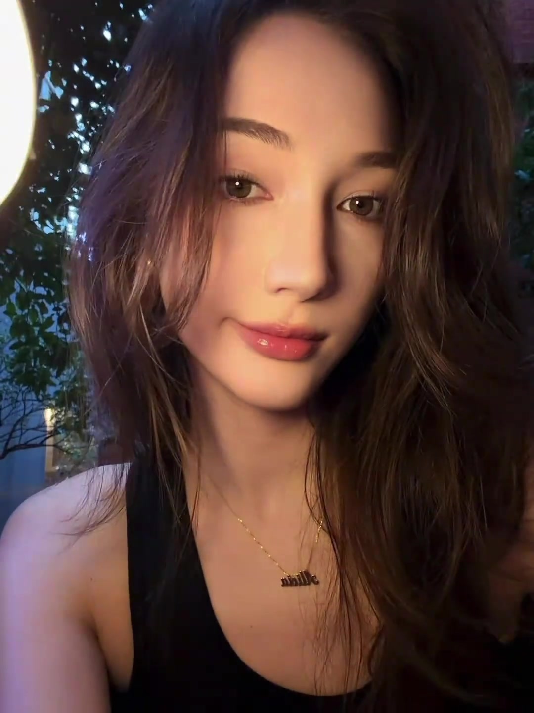 太有感覺(jué)了楊政女友孟雅芳比美照更有吸引力的是live