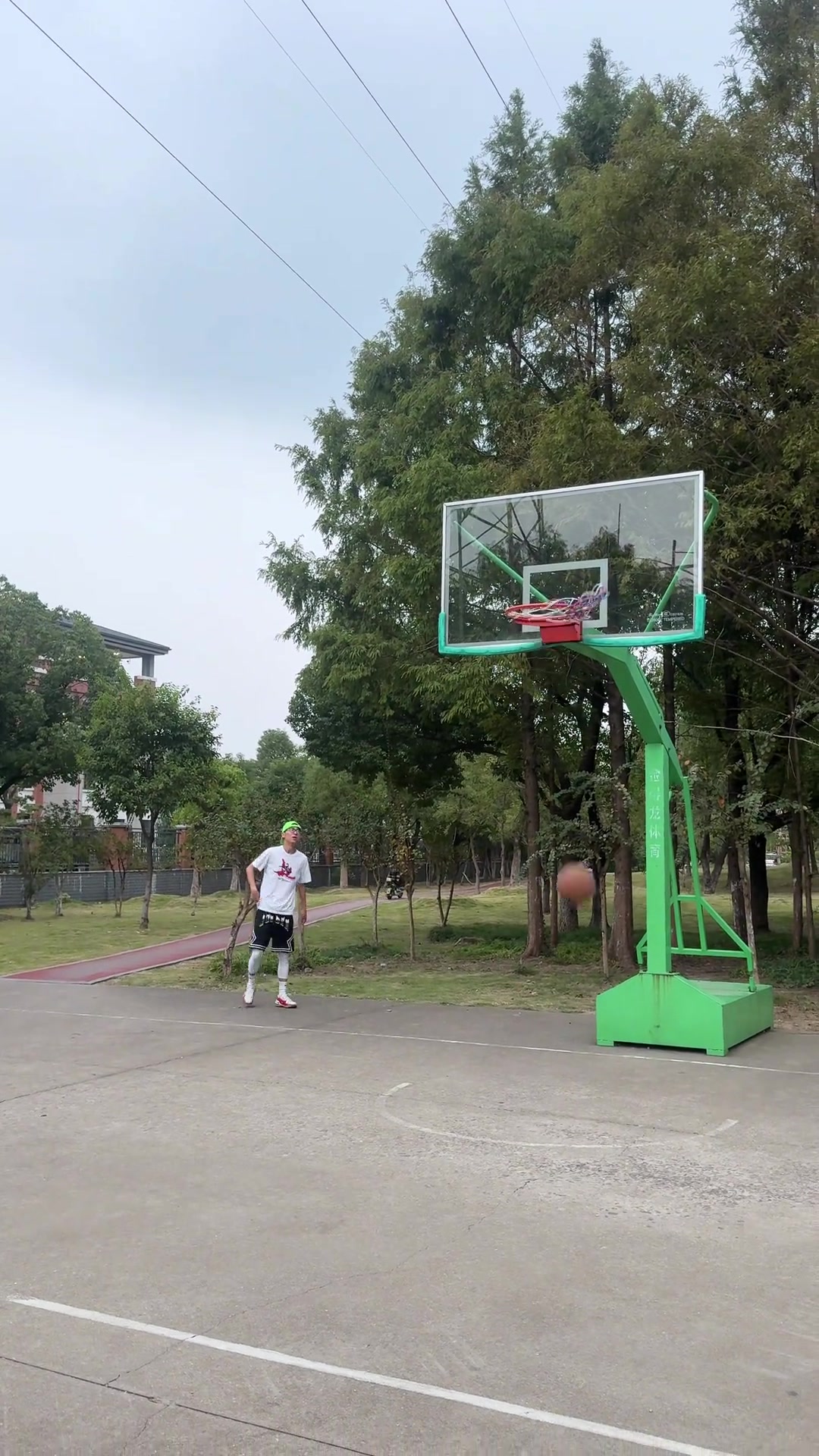 當(dāng)普通人打球遇到文班亞馬時 這樣超高投籃就不會被冒了吧