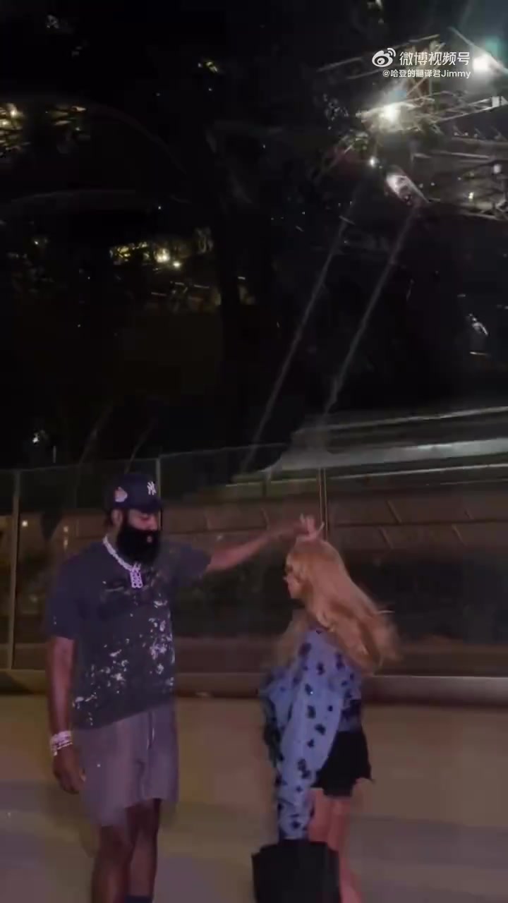 這身材確實(shí)很棒哈登萬(wàn)圣節(jié)又去陪女朋友了 這身材確實(shí)很棒哈登萬(wàn)圣節(jié)又去陪女朋友了