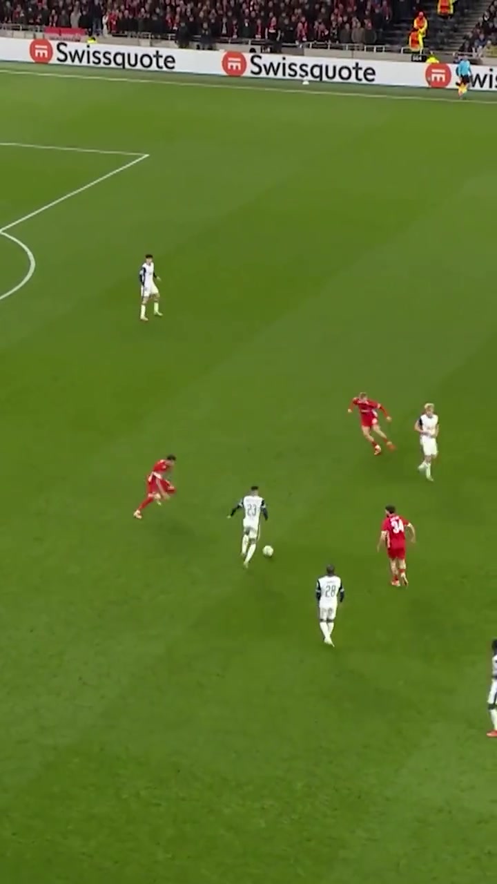 教科書般的破逼搶這就是頂級聯(lián)賽的強(qiáng)度