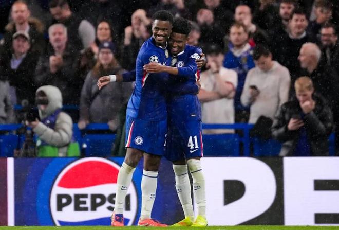 哈托：紅牌讓比賽變?nèi)菀椎覀儧]放松；年輕不會(huì)是球隊(duì)的障礙