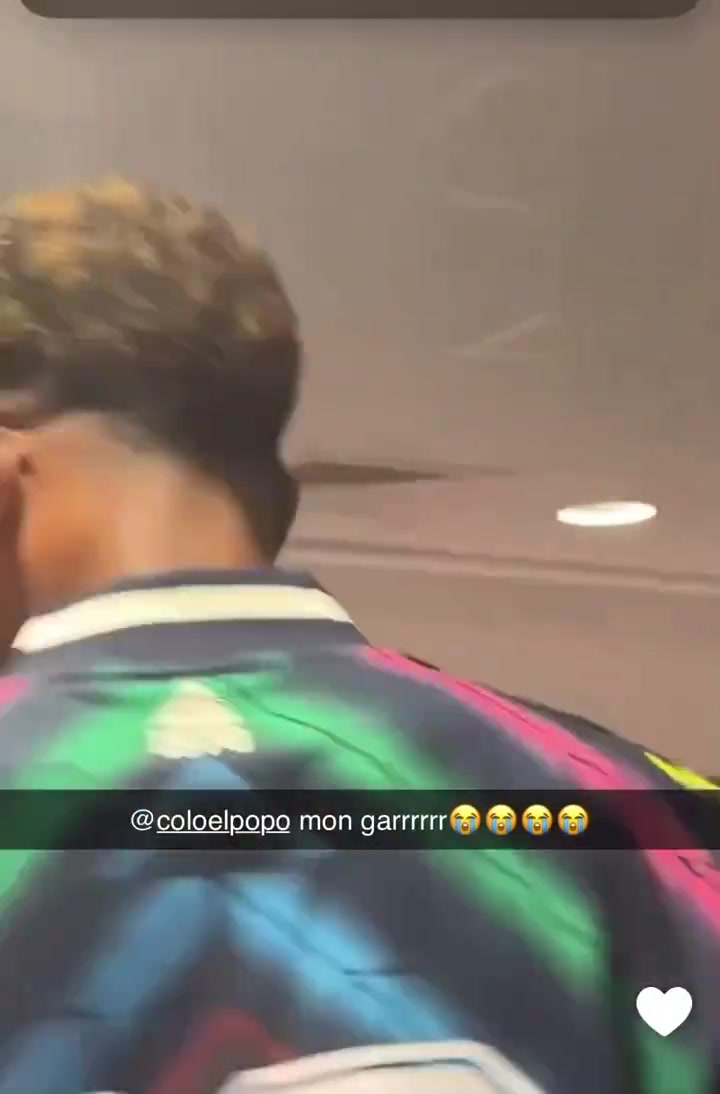 海文與迪亞洛擊掌新賽季就要來了期待你們的表現(xiàn)