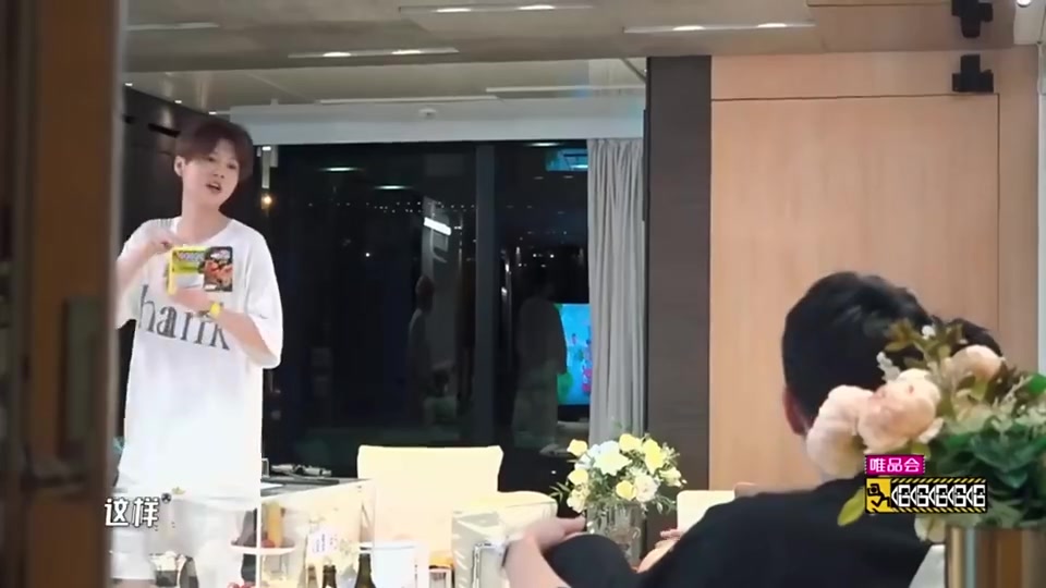 忘了18年他們拍跑男時就是俄羅斯世界杯當時還請的菲戈