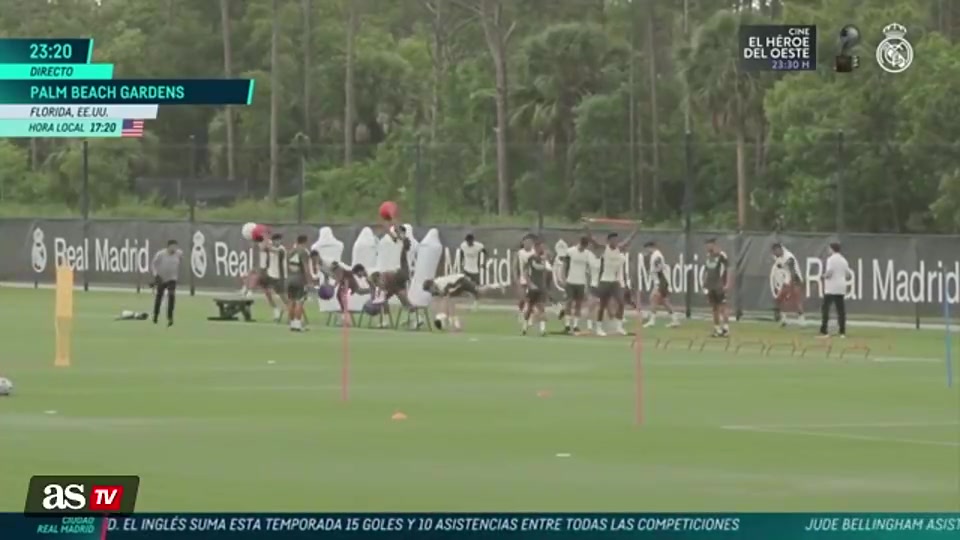 又是舉棍子又是高抬腿的看得懂龍哥練啥嗎