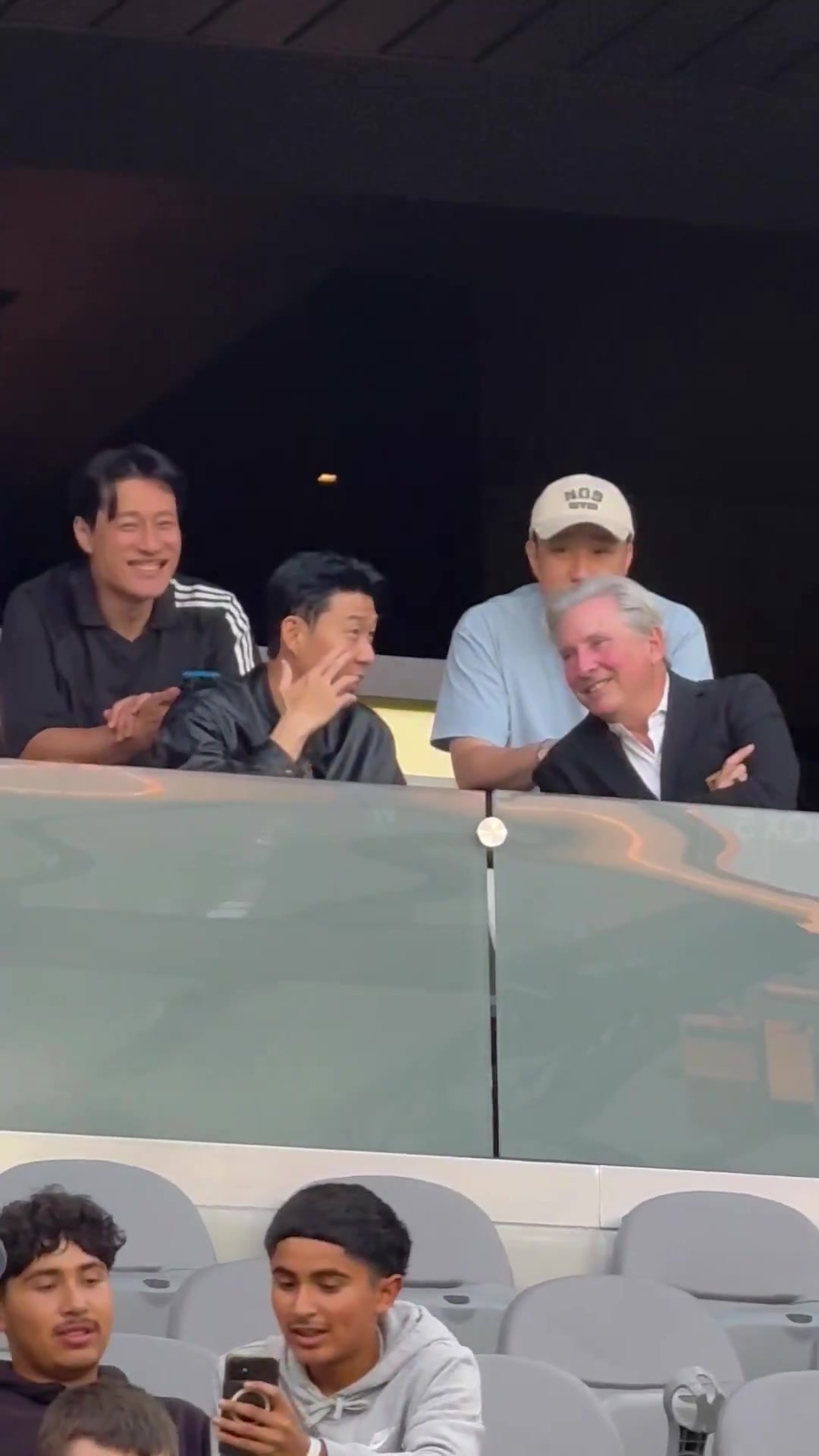 神速啊孫興慜這就到現(xiàn)場看洛杉磯比賽了心系洛里嘛