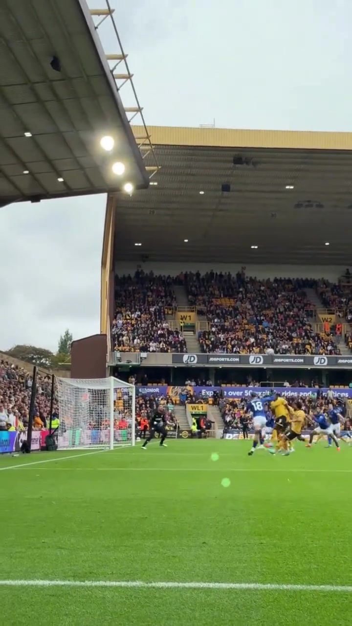 狀態(tài)好起來(lái)了球迷視角欣賞格拉利什頭球助攻