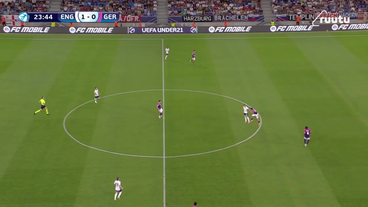 英格蘭2-0領先德國麥卡蒂送助攻哈欽森抽射破門空翻慶祝