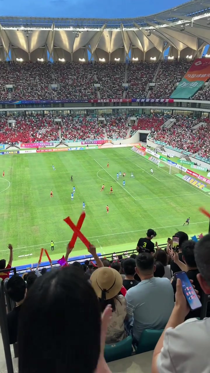 專業(yè)球場(chǎng)氛圍頂級(jí)蘇州隊(duì)開場(chǎng)77秒打進(jìn)蘇超最快進(jìn)球