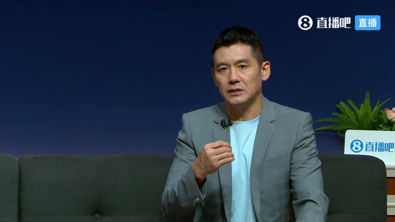 賽后楊晨現(xiàn)在我們完全不談技戰(zhàn)術我說的是態(tài)度