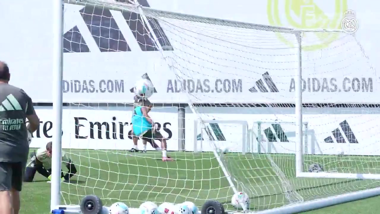 呂迪格怒推也沒用姆巴佩訓練賽上演蠻不講理進球