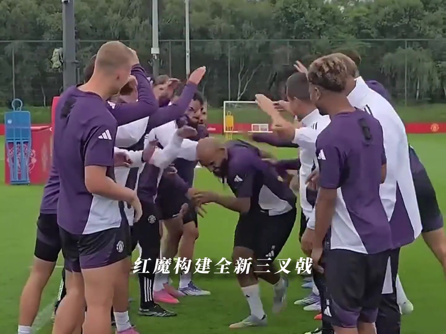 誰能防住這條鋒線?曼聯(lián)夏窗砸2.2億構建全新三叉戟