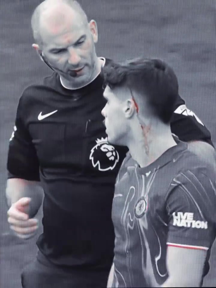 鐵血硬漢氣質(zhì)戰(zhàn)損版內(nèi)托的狠人時刻真的帥啊