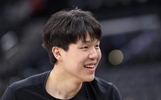 劉維偉心疼楊瀚森被網(wǎng)暴；開拓者滿意小楊發(fā)揮，培養(yǎng)計劃是長期的