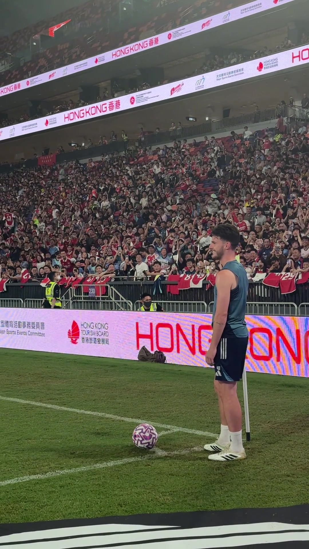 阿森納香港公開訓(xùn)練賴斯這表情絕對(duì)是被喊爽了