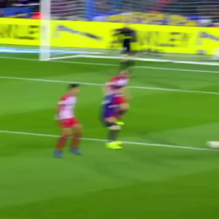 無解的存在或許只有犯規(guī)才能阻止19年的梅西