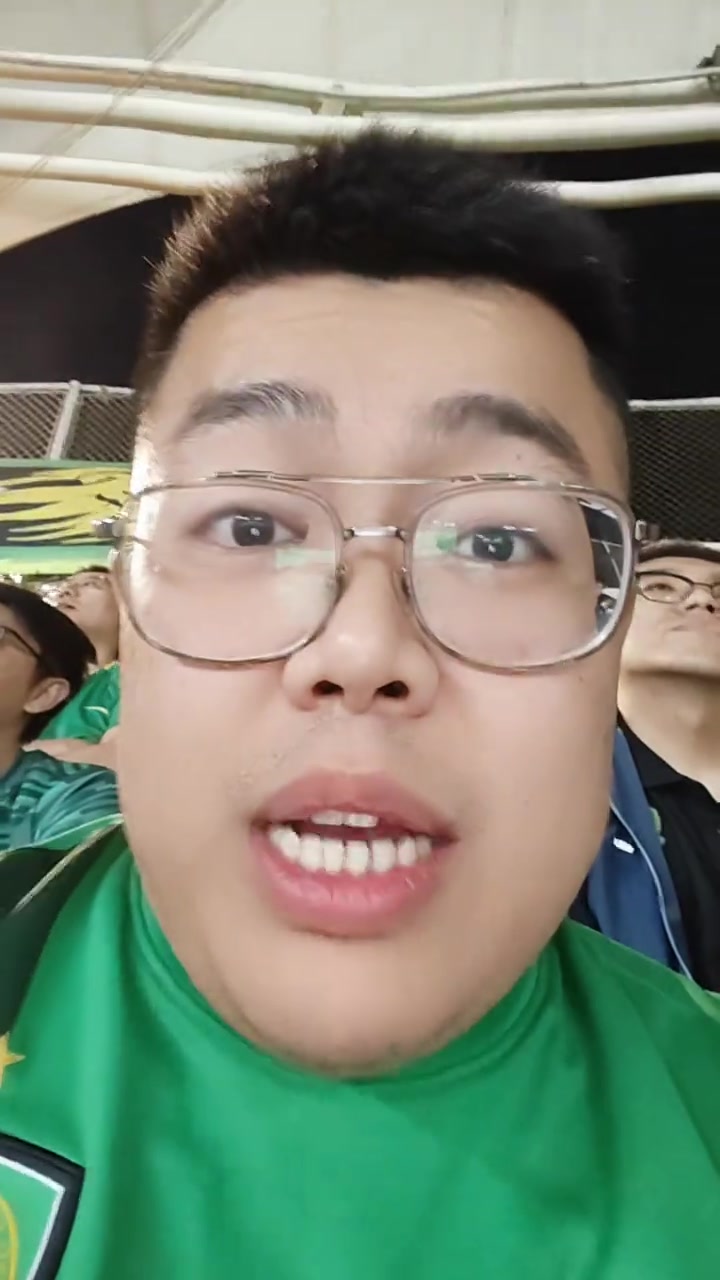 國安博主面露苦色別喊爭冠了踏踏實實踢足協(xié)杯吧解脫了