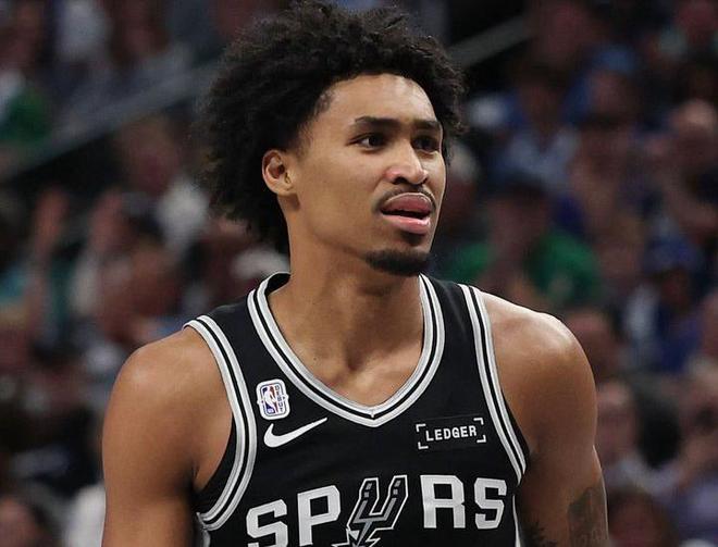 Shams：馬刺榜眼秀迪倫-哈珀左小腿受傷，預(yù)計缺陣數(shù)周