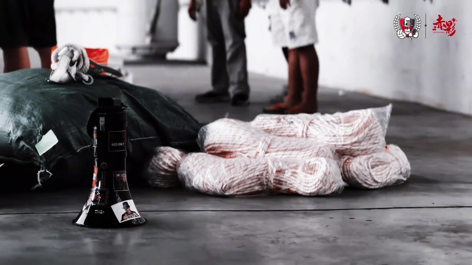 揭秘?成都紅色刀鋒球迷會發(fā)布準備巨型TIFO過程