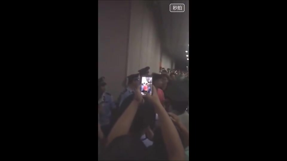 敢罵我老婆?當年郜林扔鞋欲暴打嘴臭球迷