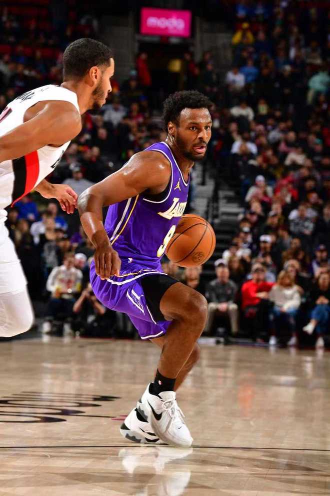 追平生涯紀(jì)錄！佈朗尼5+6助攻賽季首進(jìn)三分 連獲重用太勵(lì)志