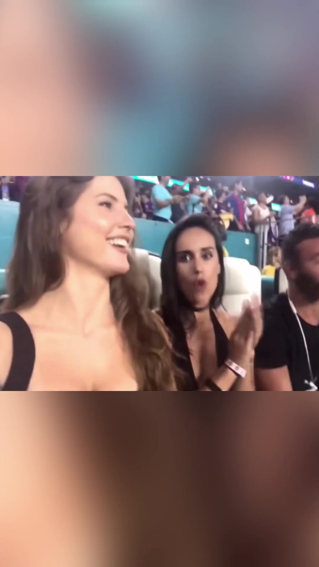 神仙顏值讓內(nèi)馬爾都心動的美女忍不住回頭多看幾眼