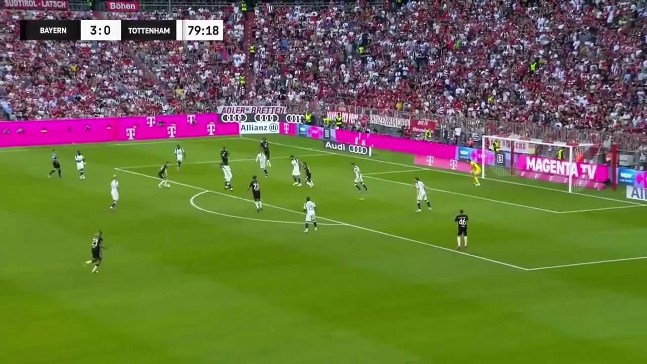 拜仁小將阿薩雷禁區(qū)內(nèi)兜射破門拜仁4-0領(lǐng)先熱刺