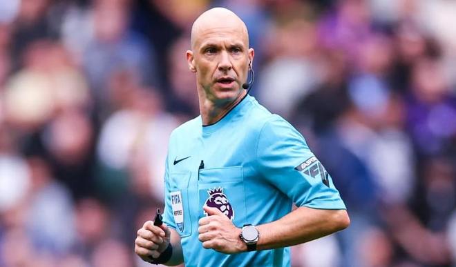 官方：英格蘭名哨安東尼-泰勒將執(zhí)法歐冠第4輪布魯日vs巴薩