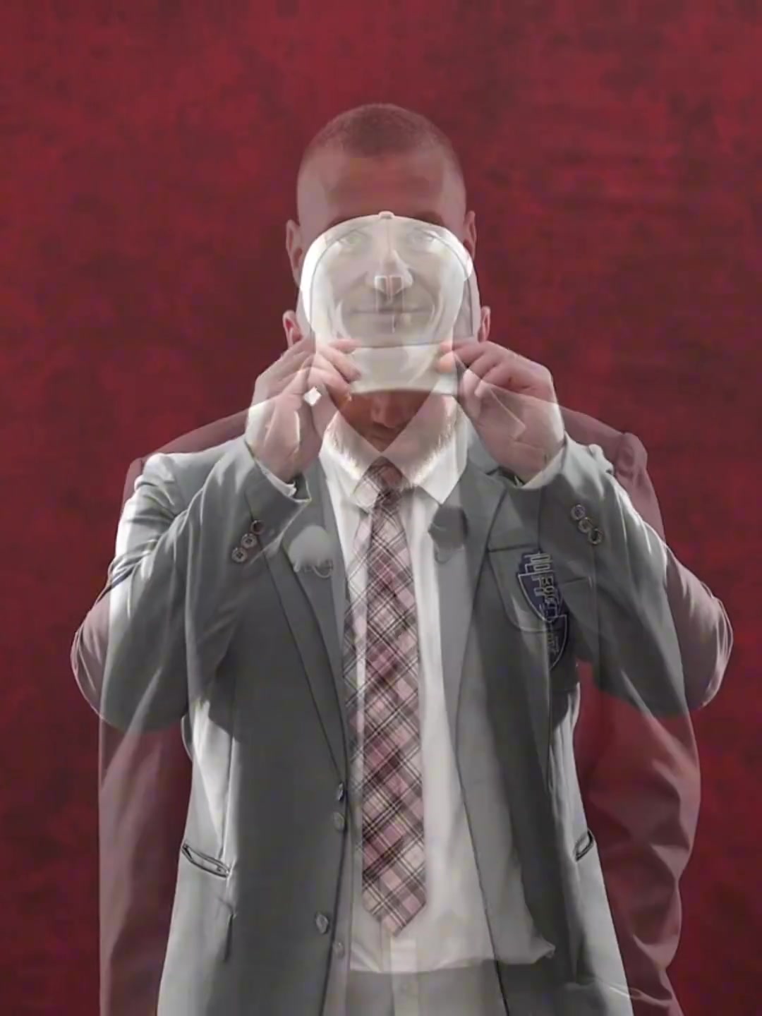 曼聯(lián)名宿重聚試新裝網(wǎng)友這胖子不會(huì)是魯尼吧