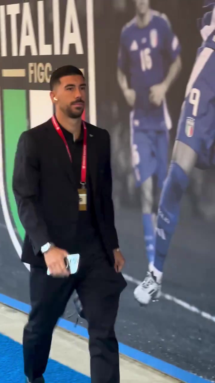 男模范兒實(shí)拍意大利眾星阿瑪尼上身是真的帥啊