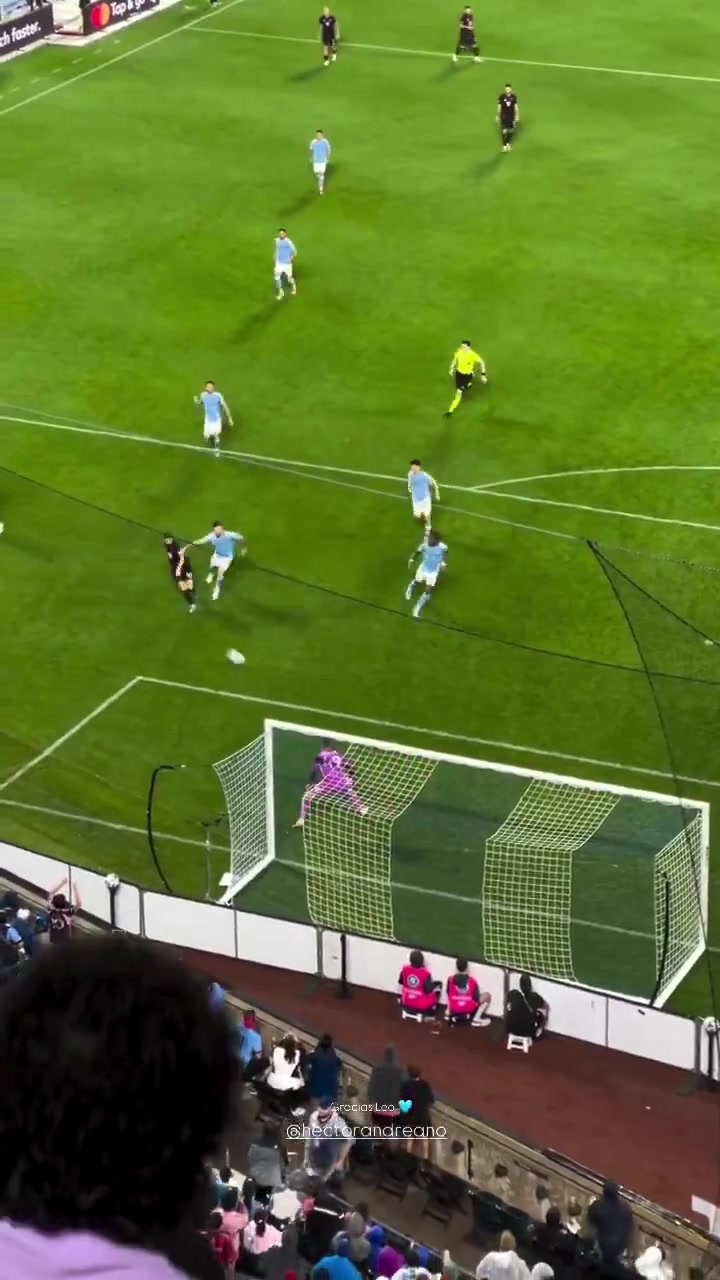 對(duì)位梅西的防守球員我也是體驗(yàn)了一把博阿滕的感覺(jué)