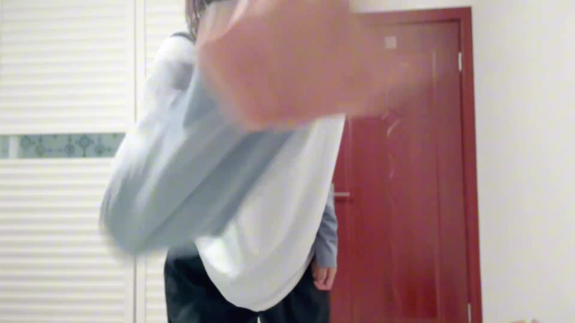 現(xiàn)在高中女足都玩得這么花啊小女孩拿著皮鞭是準(zhǔn)備干啥