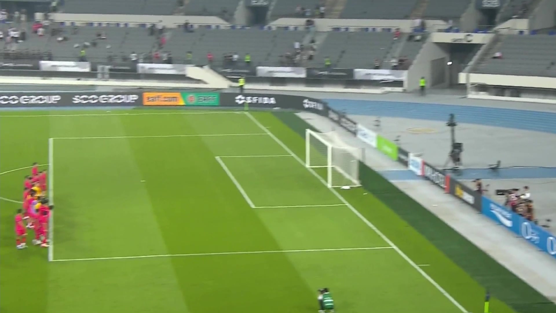 尊重韓國(guó)全隊(duì)向中國(guó)球迷鞠躬謝場(chǎng)